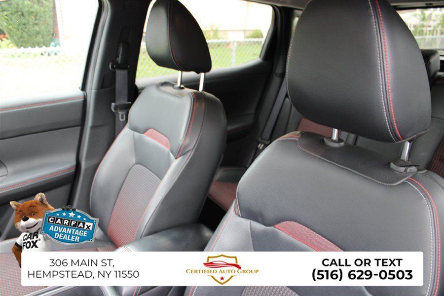 Used 2025 Nissan Kicks SR w/ Illumination Package FWD image 9