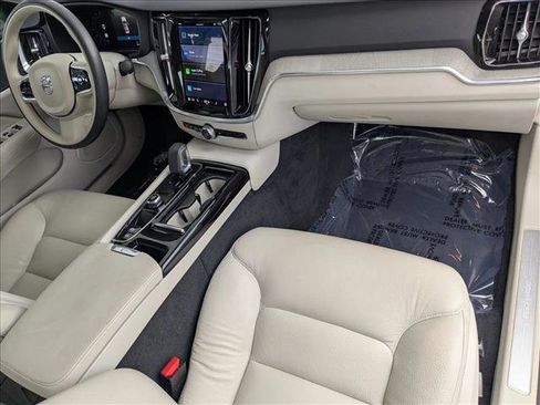 Used 2023 Volvo S60 T8 Plus image 23