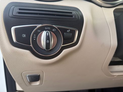 Used 2022 Mercedes-Benz GLC 300 4MATIC image 15