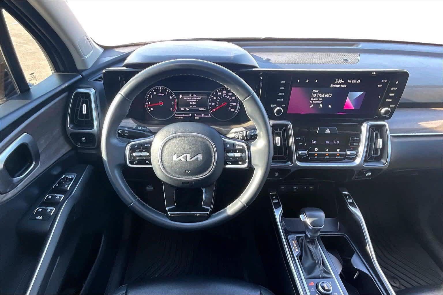 Used 2023 Kia Sorento S w/ Panoramic Sunroof Package AWD/4WD image 13