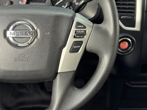 Used 2017 Nissan Titan S image 19