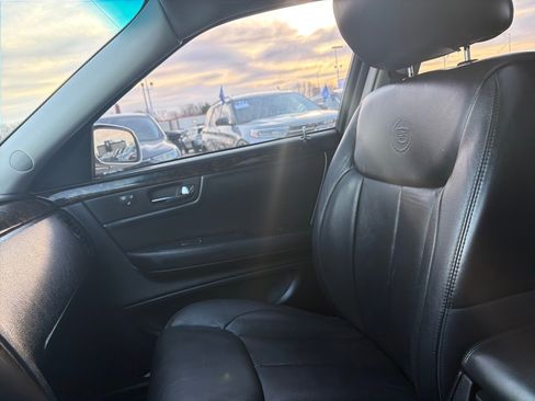 Used 2010 Cadillac DTS Luxury image 8