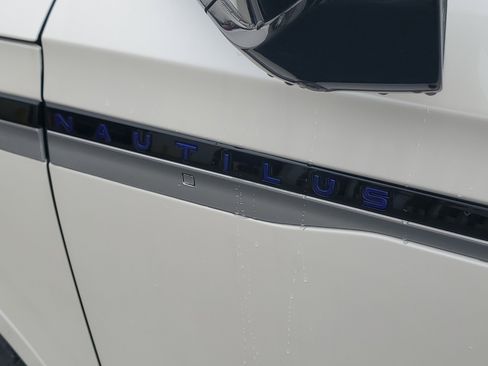 New 2026 Lincoln Nautilus Reserve image 7