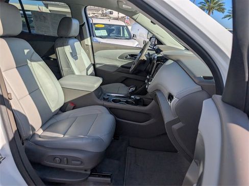 Used 2021 Chevrolet Traverse LT w/ LT Premium Package image 14