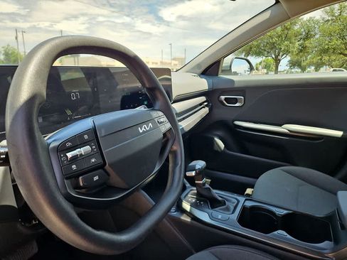 Used 2025 Kia K4 FWD image 10