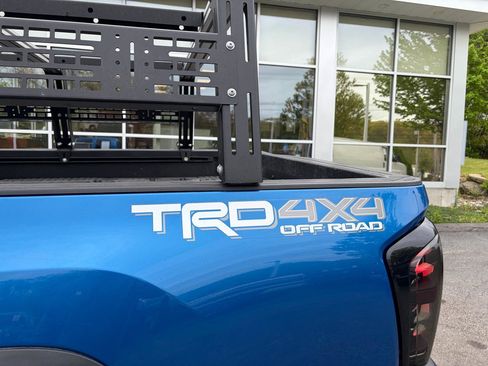 Used 2017 Toyota Tacoma TRD Off-Road w/ Tow Package AWD/4WD image 15