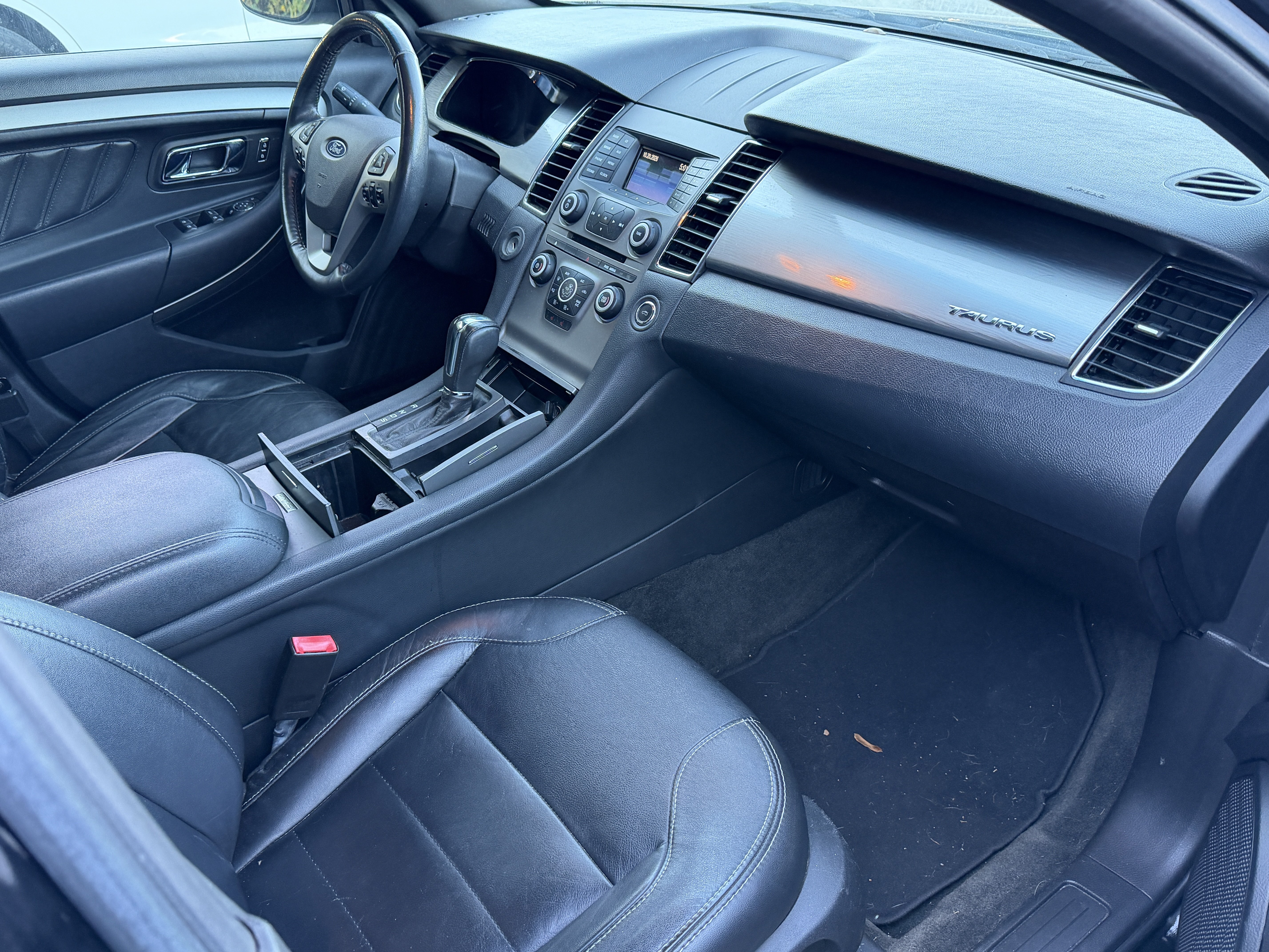 Used 2014 Ford Taurus SEL FWD image 15