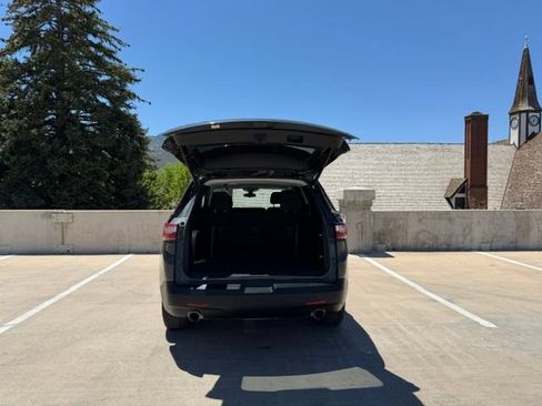 Used 2020 Chevrolet Traverse LT AWD/4WD image 8