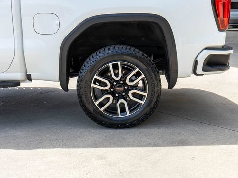 Used 2025 GMC Sierra 1500 AT4 w/ AT4 Premium Package AWD/4WD image 34