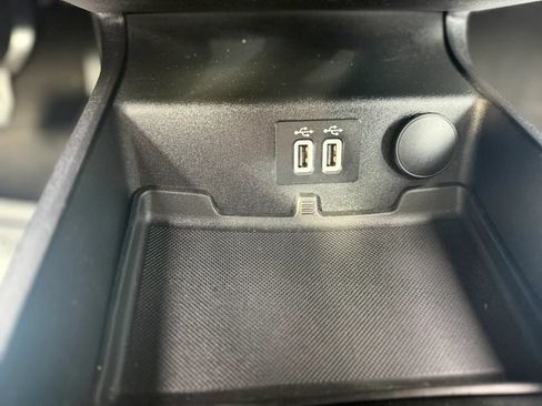 Used 2020 Ford Fusion Titanium FWD image 23