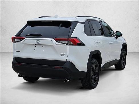 Used 2025 Toyota RAV4 XLE AWD/4WD image 5