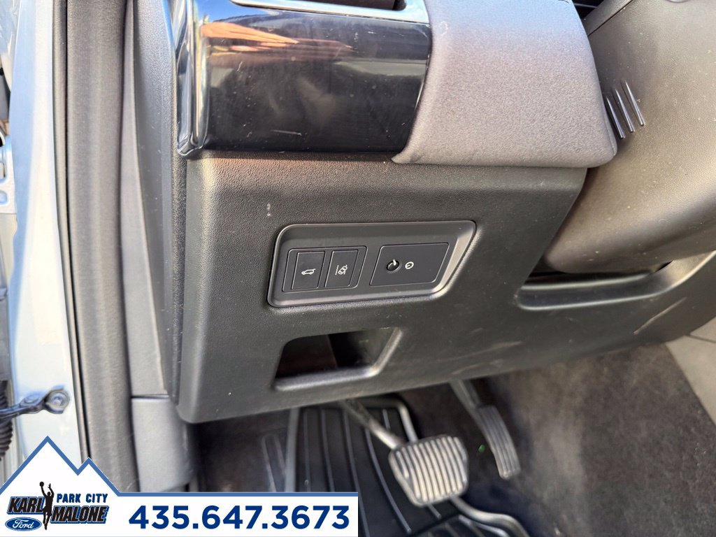 Used 2017 Land Rover Discovery HSE AWD/4WD image 15