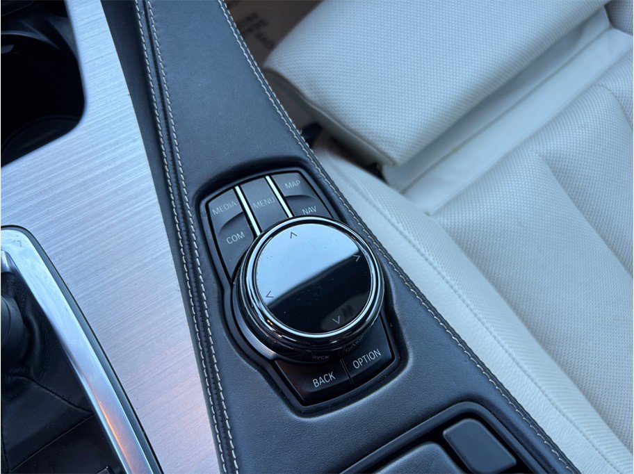 Used 2017 BMW 640i Convertible RWD image 40