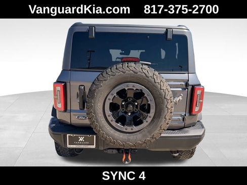 Used 2022 Ford Bronco Badlands image 3