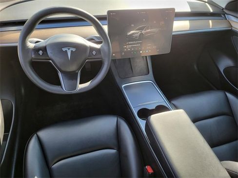 Used 2023 Tesla Model 3 Standard Range image 14