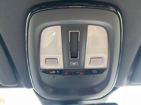 Certified 2025 Volvo XC60 B5 Ultra image 39