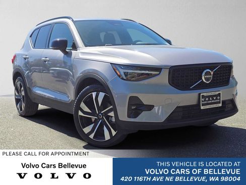Used 2026 Volvo XC40 B5 Plus w/ Climate Package AWD/4WD image 1