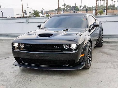 Used 2021 Dodge Challenger R/T Scat Pack RWD image 4