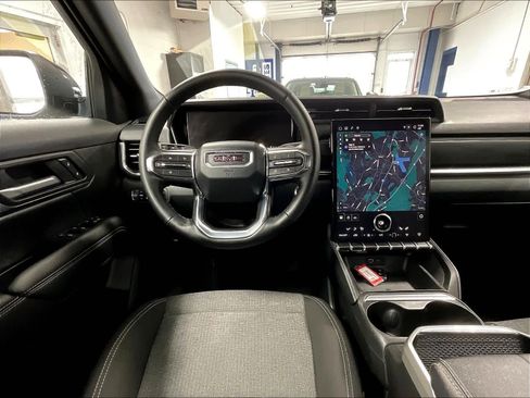 Used 2025 GMC Terrain Elevation image 17