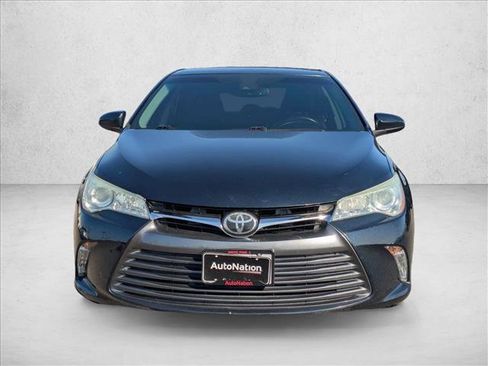 Used 2016 Toyota Camry XLE w/ Moonroof Package image 2