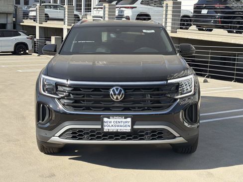 New 2026 Volkswagen Atlas Cross Sport SE FWD image 2