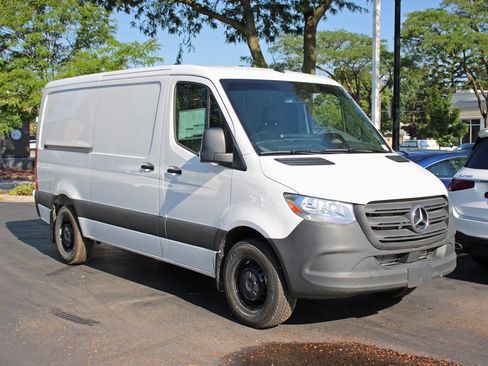 Used 2025 Mercedes-Benz Sprinter 2500 image 1