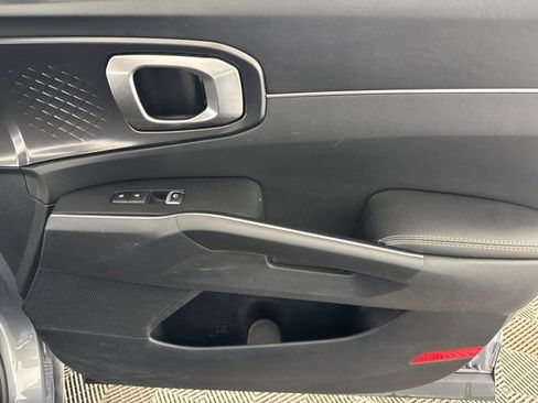 Certified 2023 Kia Sorento LX FWD image 21