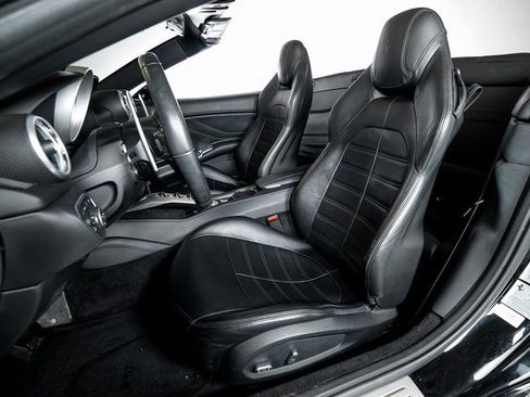 Used 2017 Ferrari California T image 4