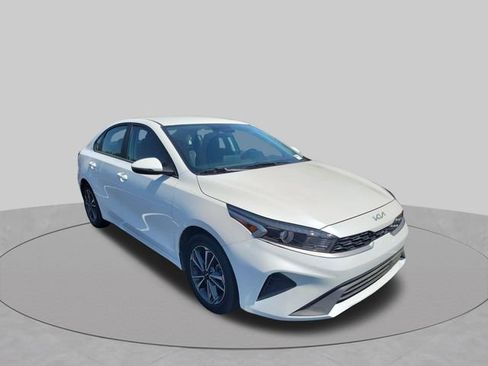 Used 2023 Kia Forte LXS w/ LXS Technology Package FWD image 12