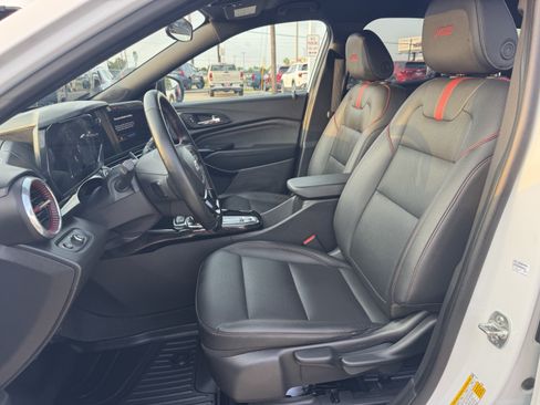 Used 2025 Chevrolet Trax RS w/ Driver Confidence Package FWD image 23