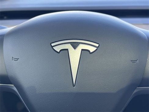 Used 2022 Tesla Model 3 Standard Range image 12