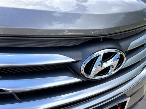 Used 2018 Hyundai Santa Fe Sport w/ 2.4L Value Package 02 AWD/4WD image 29