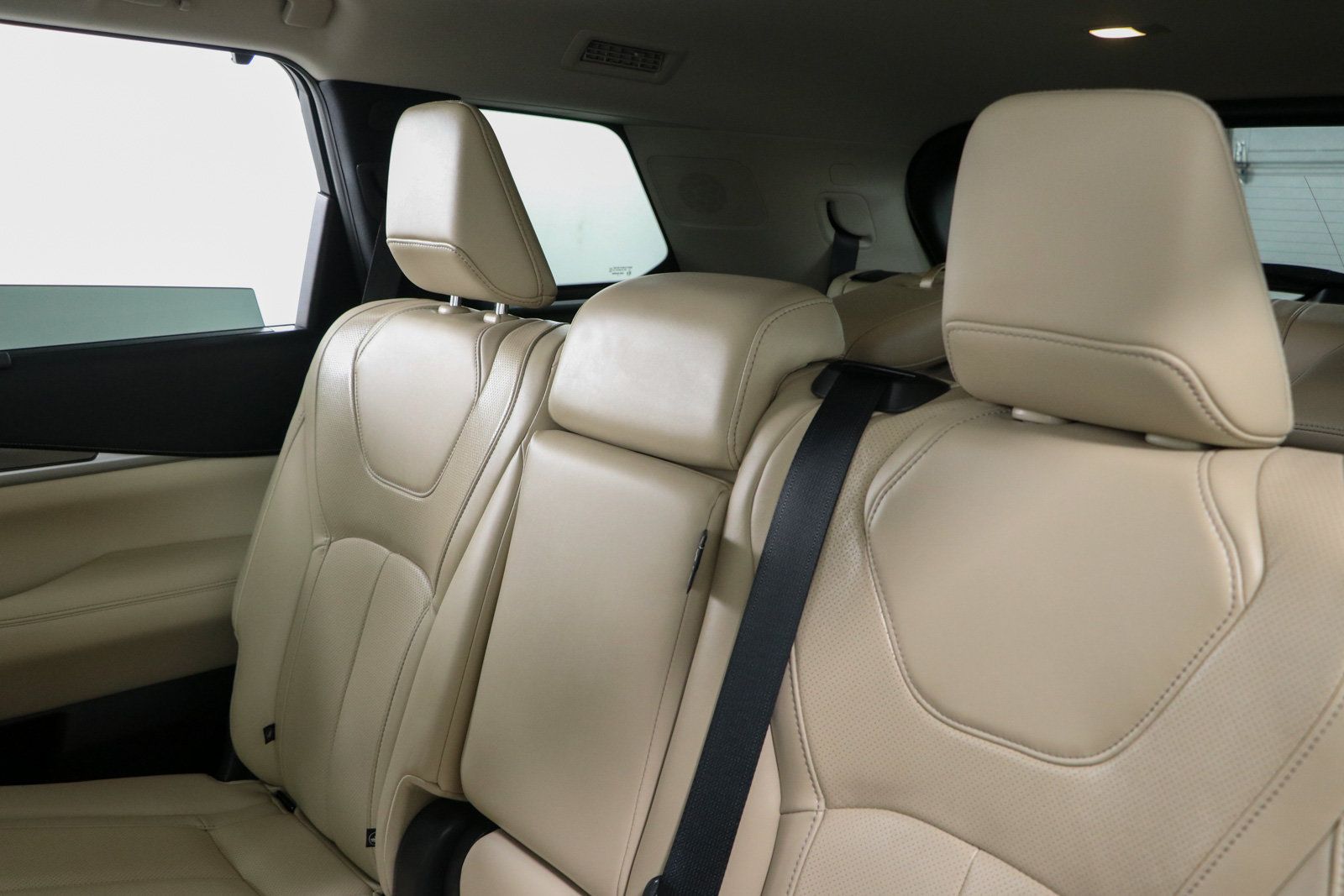 Used 2023 INFINITI QX60 Luxe w/ Performance Audio Package AWD/4WD image 26