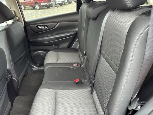 Used 2017 Nissan Rogue SV w/ SV Premium Package FWD image 12