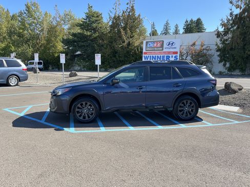 Used 2023 Subaru Outback Onyx Edition image 2