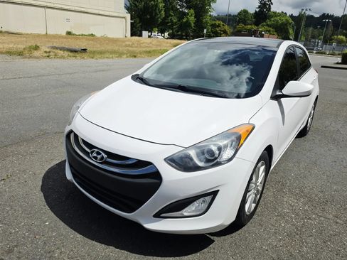Used 2014 Hyundai Elantra GT FWD image 1