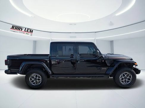 New 2026 Jeep Gladiator Rubicon AWD/4WD image 2