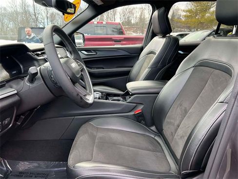 Certified 2023 Jeep Grand Cherokee Altitude image 19