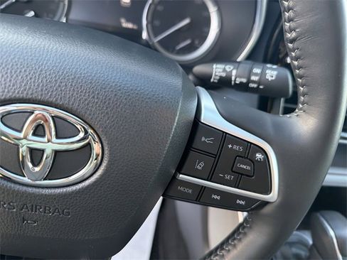 Certified 2022 Toyota Highlander Platinum image 18