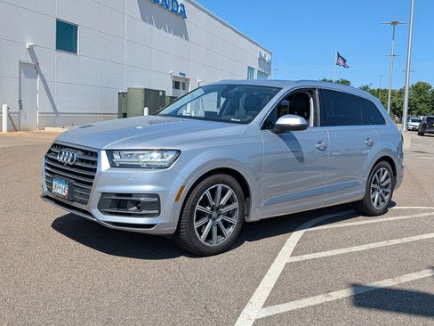 Used 2017 Audi Q7 3.0T Prestige AWD/4WD image 2
