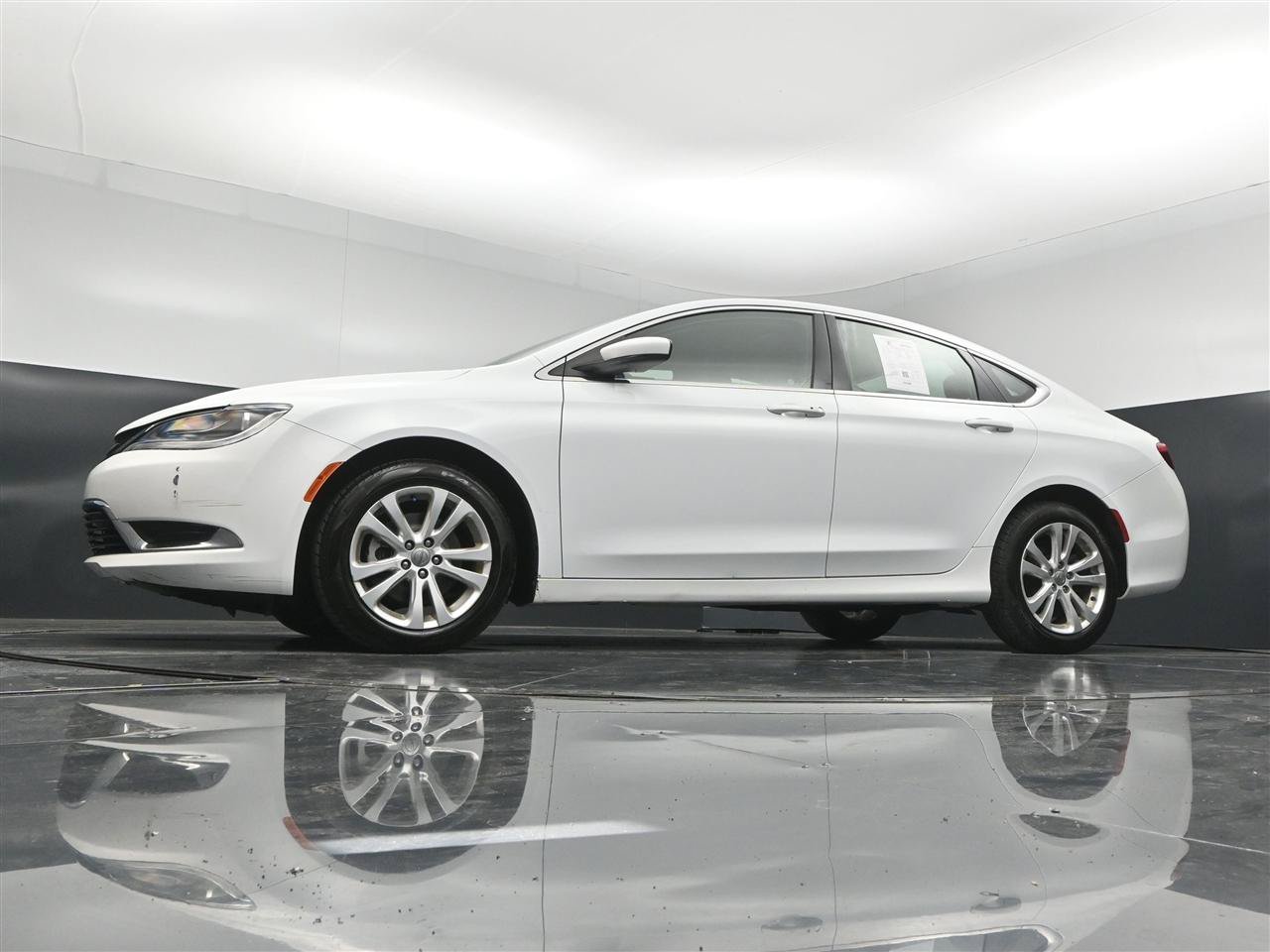 Used 2017 Chrysler 200 Limited Platinum w/ Comfort & Convenience Group FWD image 27