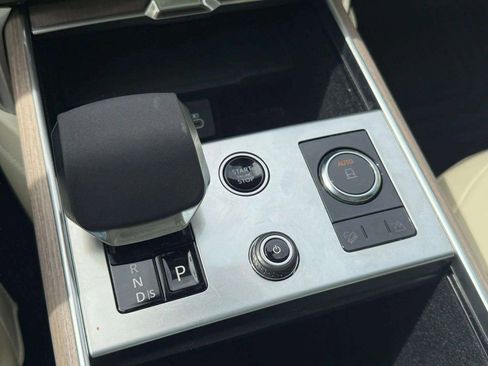 Used 2023 Land Rover Range Rover Long Wheelbase Autobiography image 42