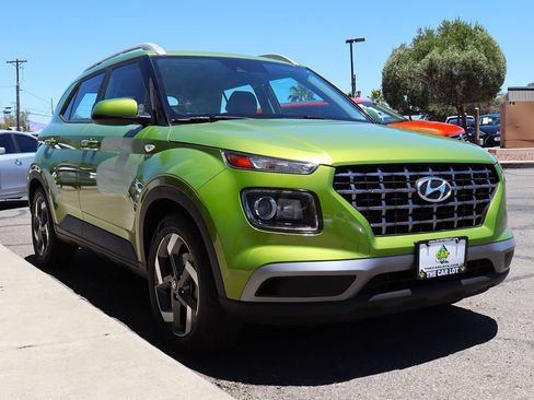 Used 2021 Hyundai Venue SEL FWD image 18