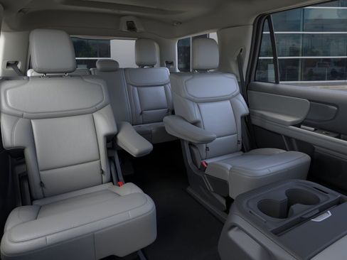New 2026 Ford Expedition Active RWD image 13