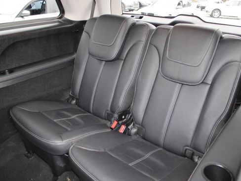 Used 2012 Mercedes-Benz GL 550 4MATIC image 24