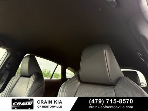 Used 2021 Toyota Venza XLE w/ Softex Package AWD/4WD image 23
