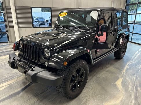 Used 2015 Jeep Wrangler Unlimited Sahara AWD/4WD image 33