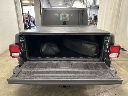 Used 2022 Jeep Gladiator Rubicon w/ Trailer Tow Package image 33