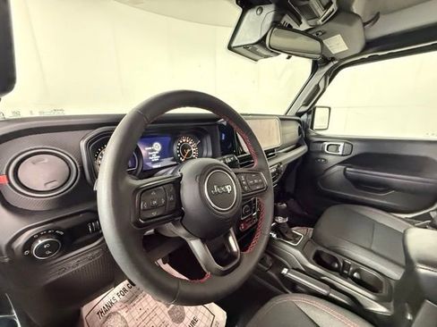 Used 2024 Jeep Gladiator Rubicon w/ Convenience Group image 6