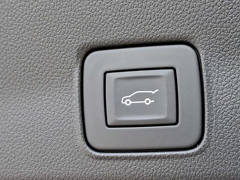 Used 2024 Chevrolet TrailBlazer RS w/ Convenience Package AWD/4WD image 28